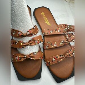 Minnie brown  Printed flat Sandals